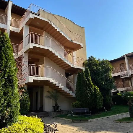 Skyline Apartman *